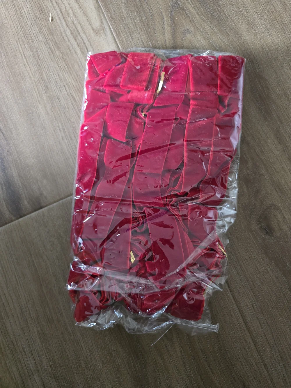 Velvet Long Tail Holiday Ribbons - Deep Red. 8 Count. NWT.